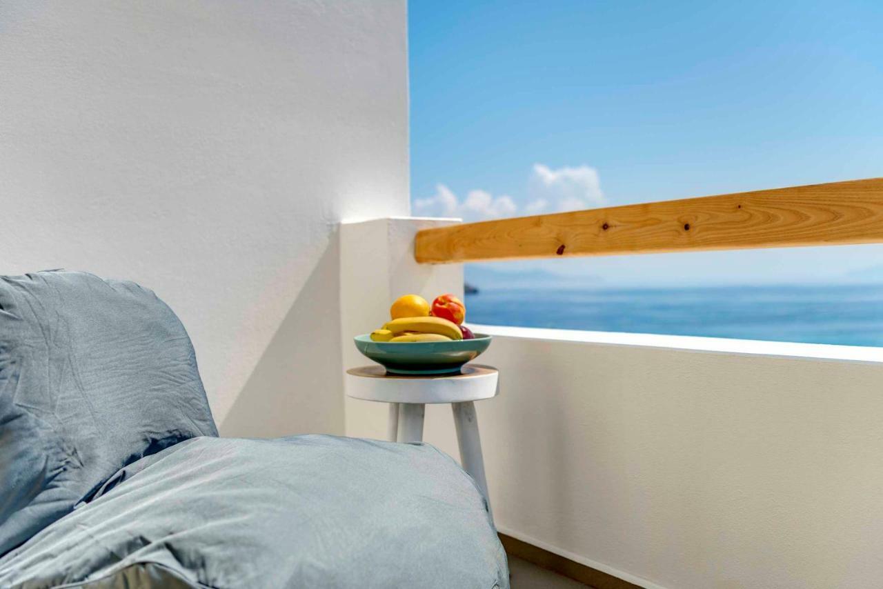 Villa Alba In Syros With Private Jacuzzi Azolimnos Exterior photo